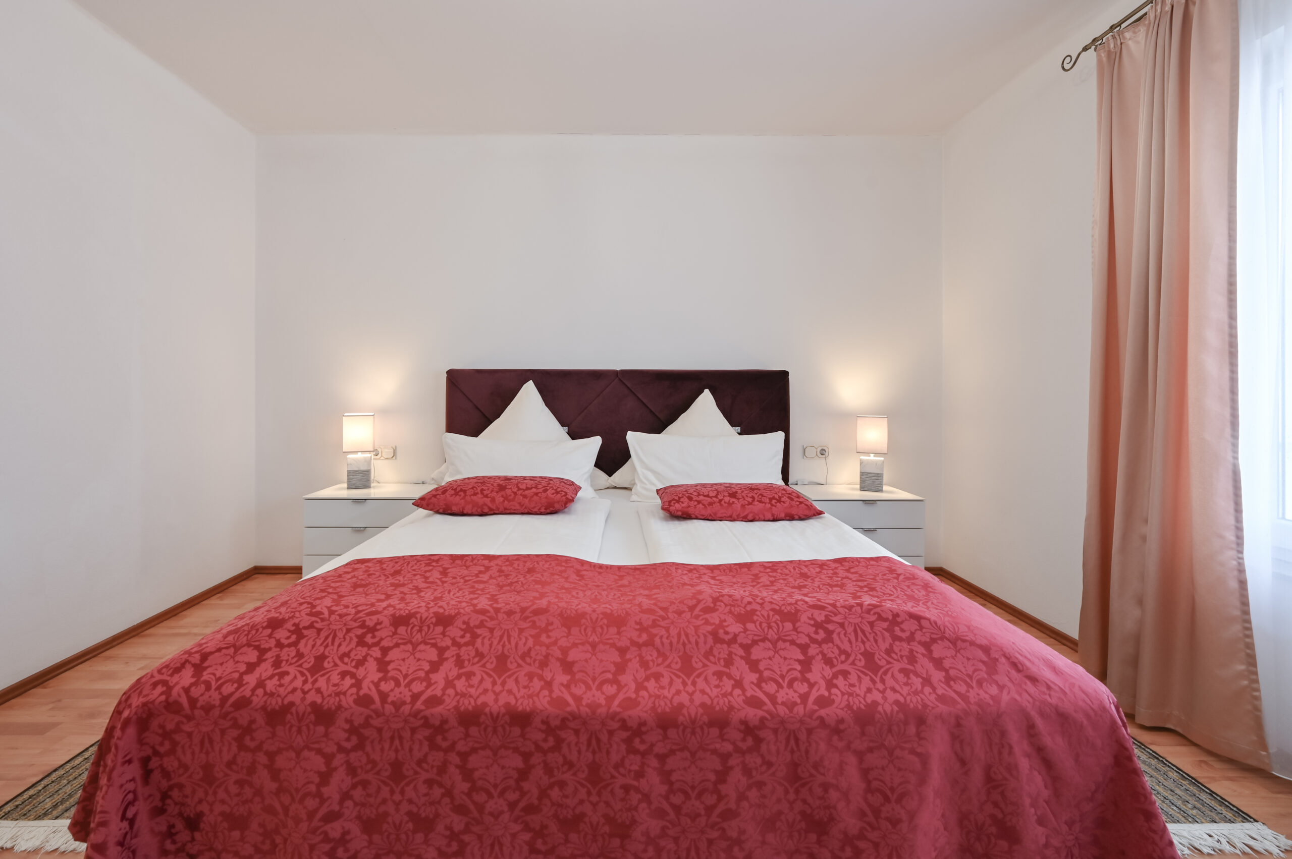 Ferienwohung Doppelbett Schlafzimmer   Hotel Ludwigs FeWo San Marco 2313 scaled