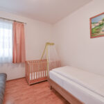 Ferienwohung Einzelschlafzimmer mit Kinderbett   Hotel Ludwigs FeWo San Marco 2318 150x150